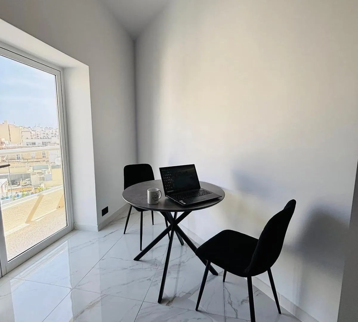 Zero55Rooms 3-Bed 3-Bath Apartment With Sea Views Sliema