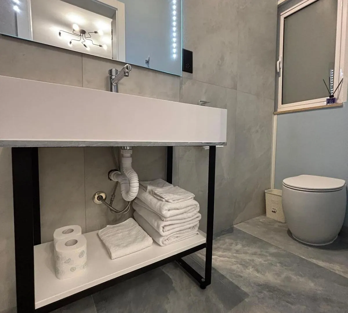 Zero55Rooms 3-Bed 3-Bath Apartment With Sea Views Sliema 0*,  Malta