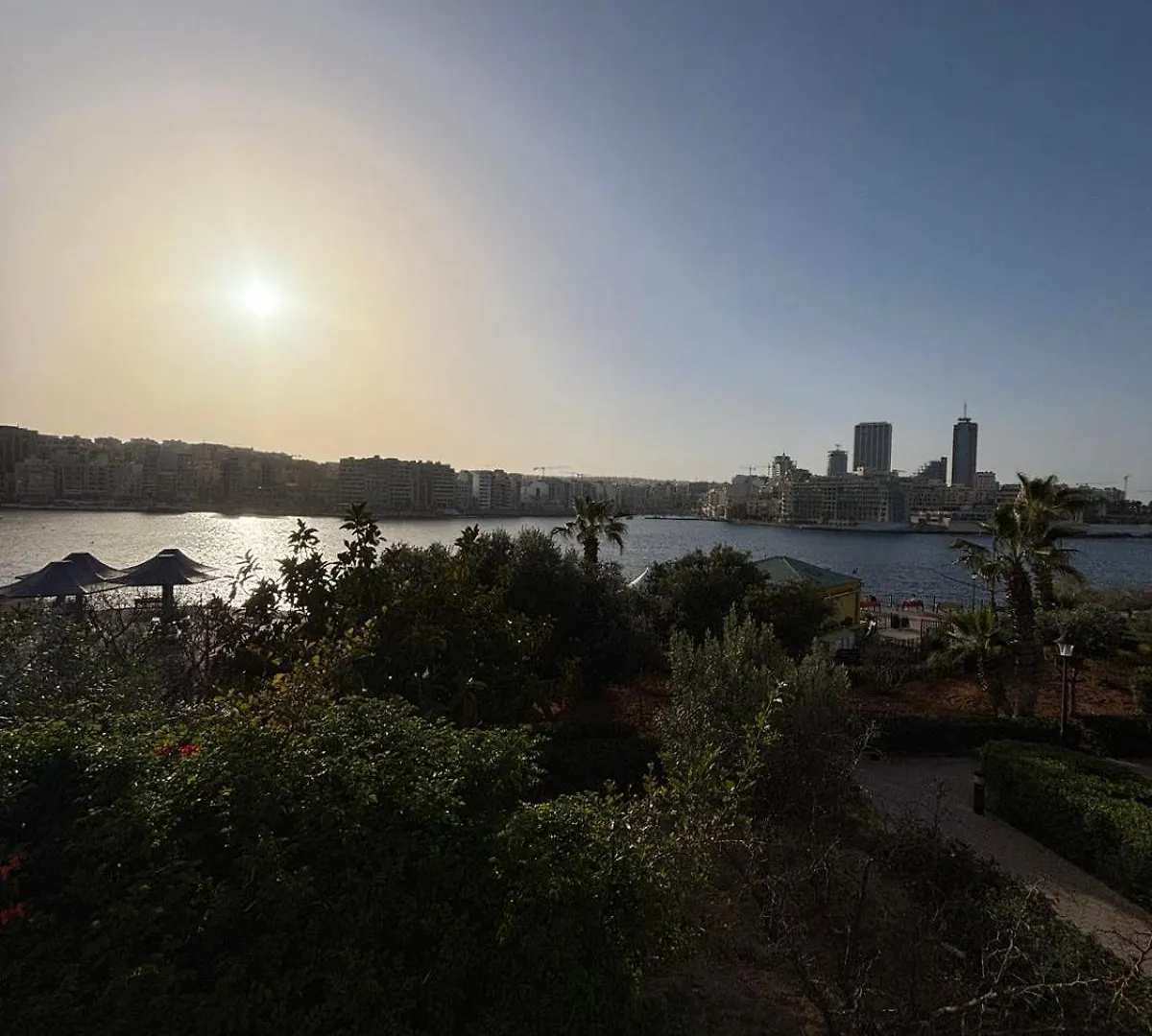 Zero55Rooms 3-Bed 3-Bath Apartment With Sea Views Sliema 0*,  Malta